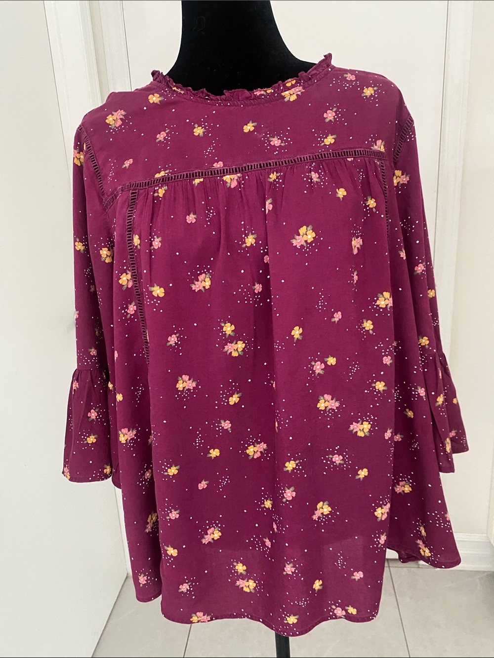 Old Navy 100% Cotton Floral Peasant Blouse in Plum w Ruffle Collar Size X-Large